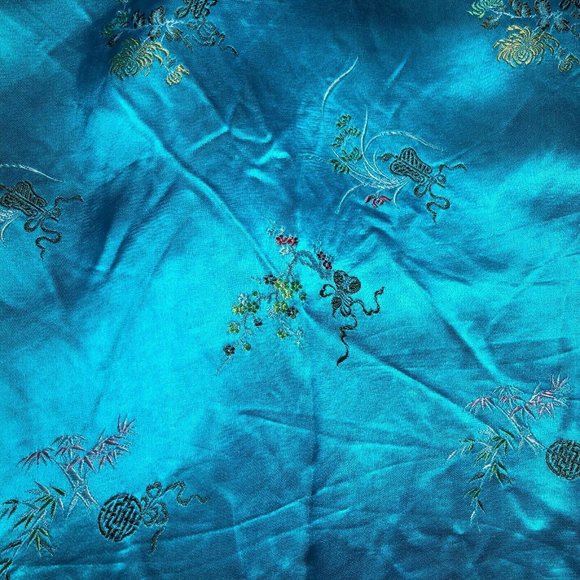 Vintage Traditional Hong Kong Hand-tailored silk robe - Picture 3 of 12